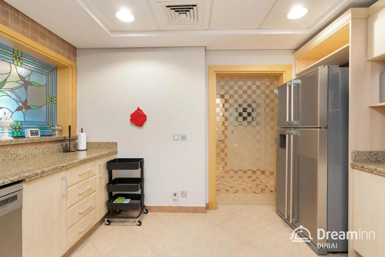 Dream Inn - Shoreline Palm Jumeirah Dubai